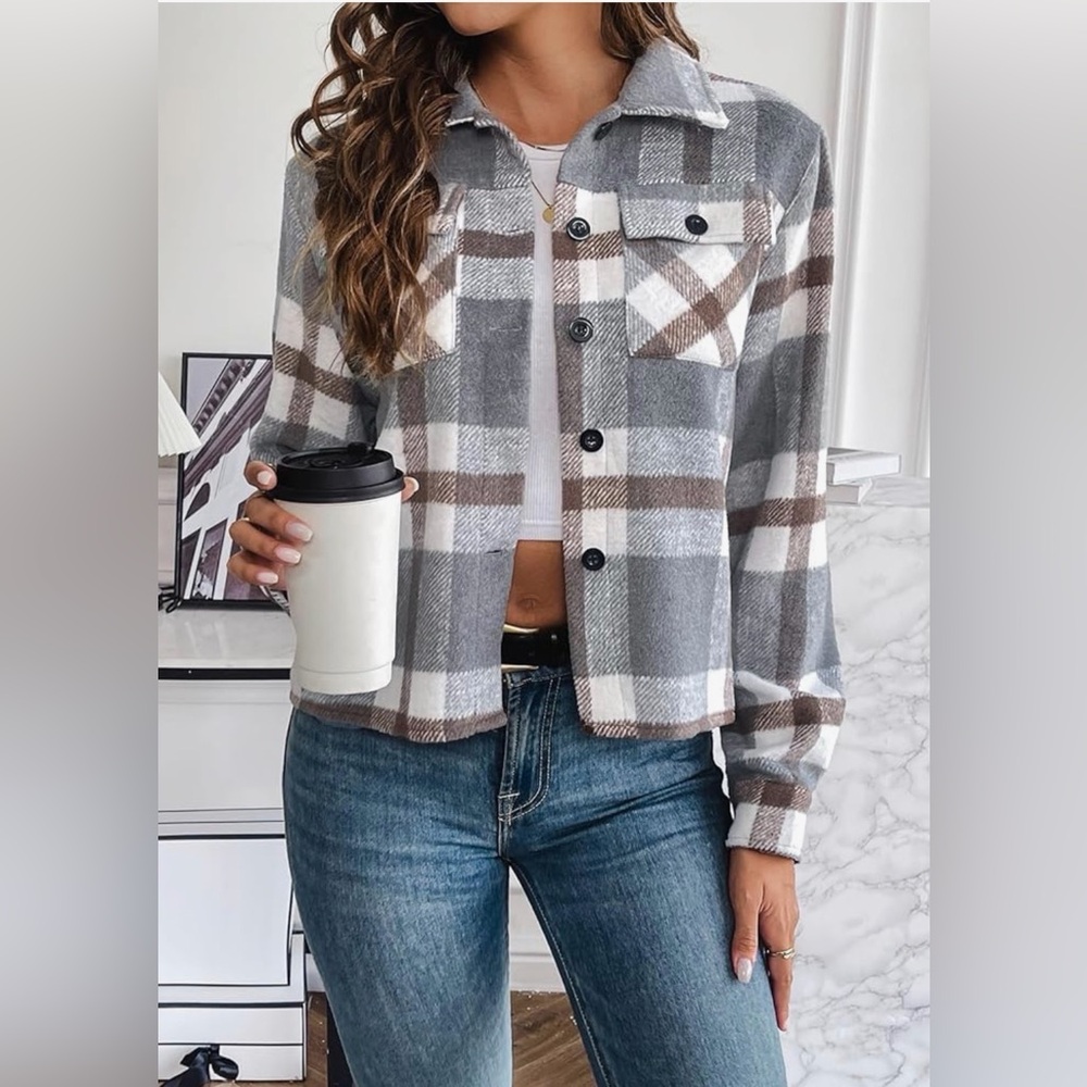 Cropped Plaid Flannel Shacket - Picture 4 of 12